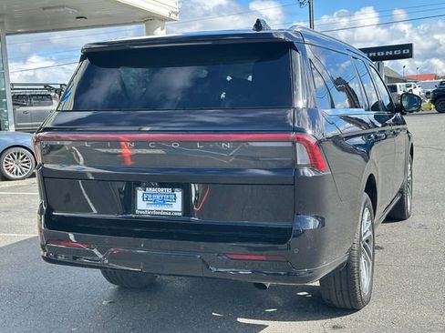 Used 2025 Lincoln Navigator L Reserve image 2