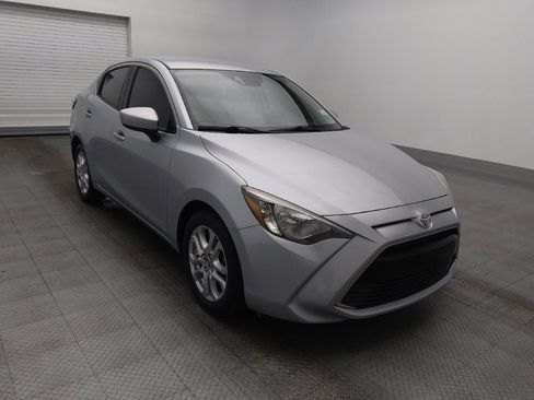 Used 2017 Toyota Yaris iA image 13