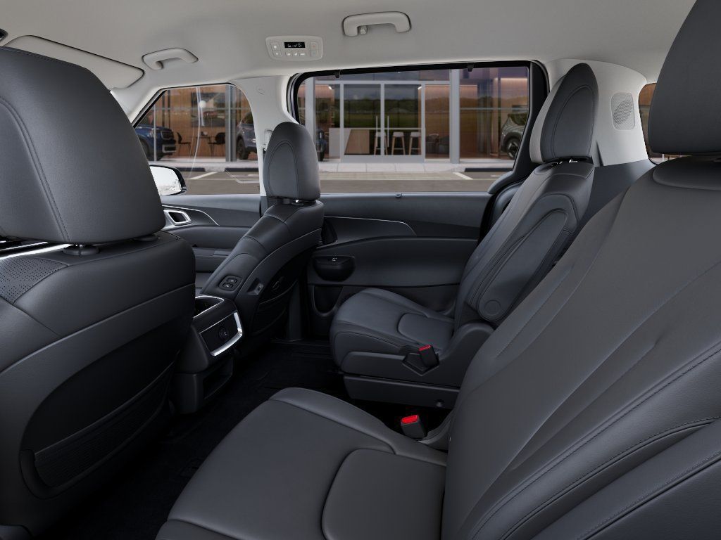 New 2027 Kia Carnival EX FWD image 18