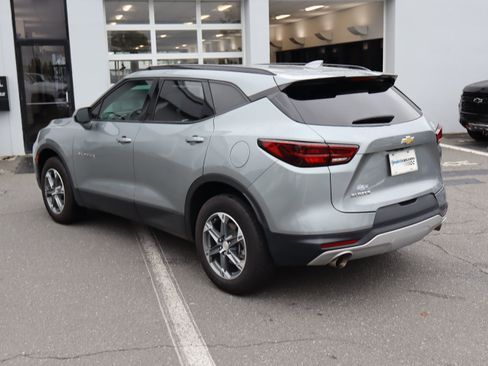 Used 2025 Chevrolet Blazer LT w/ Convenience Package FWD image 8