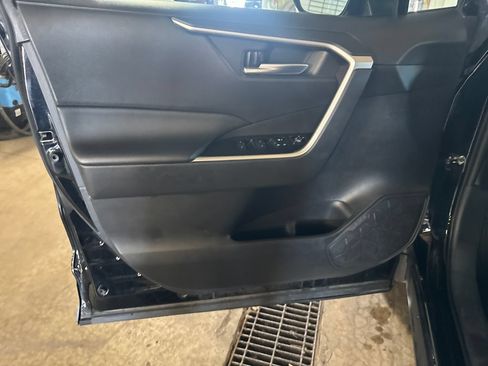 Certified 2025 Toyota RAV4 XLE AWD/4WD image 14