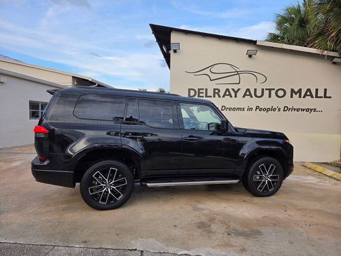 Used 2025 Lexus GX 550 w/ Accessory Package (Z1) AWD/4WD image 4