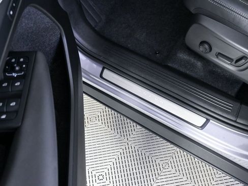 Used 2026 Volvo XC40 B4 Plus w/ Protection Package Premier image 9