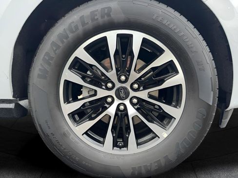 Used 2025 Ford Expedition Platinum AWD/4WD image 56