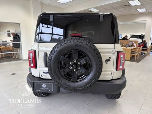 New 2025 Ford Bronco Outer Banks w/ Black Appearance Package image 7