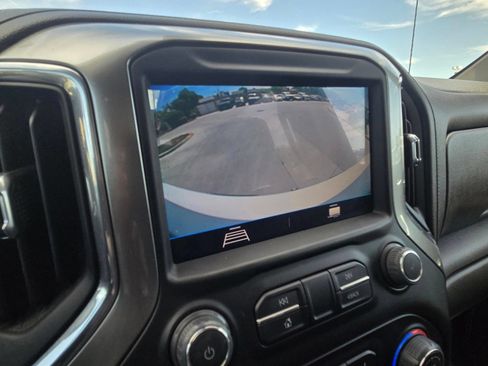 Used 2021 Chevrolet Silverado 1500 LT AWD/4WD image 24