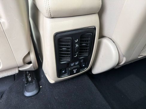 Used 2020 Jeep Grand Cherokee Limited w/ Luxury Group II AWD/4WD image 36