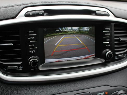 Used 2018 Kia Sorento FWD image 15
