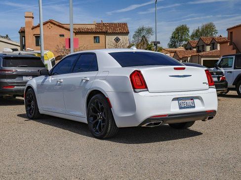 Used 2019 Chrysler 300 S image 6