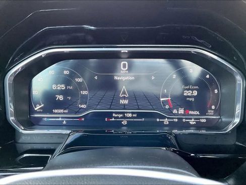 Used 2025 GMC Sierra 1500 SLT image 10