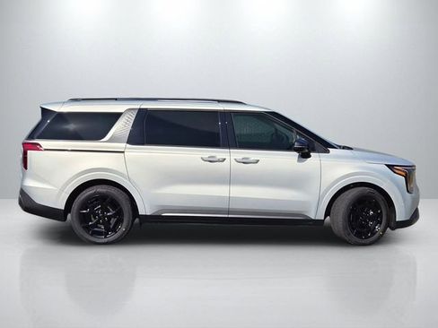 New 2026 Kia Carnival SX image 3