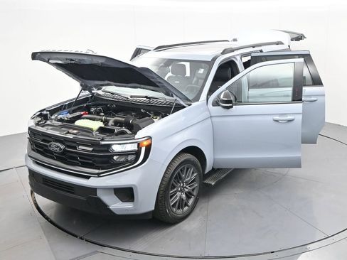 New 2025 Ford Expedition Max Platinum w/ Stealth Performance Package image 38