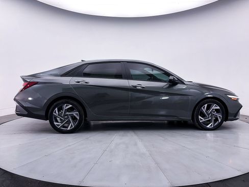 Used 2025 Hyundai Elantra Sport FWD image 35