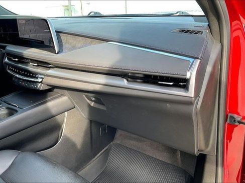 Used 2025 Cadillac XT4 Sport image 20