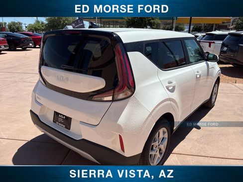 Used 2025 Kia Soul LX FWD image 8