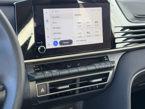 Certified 2025 Toyota Camry LE image 25