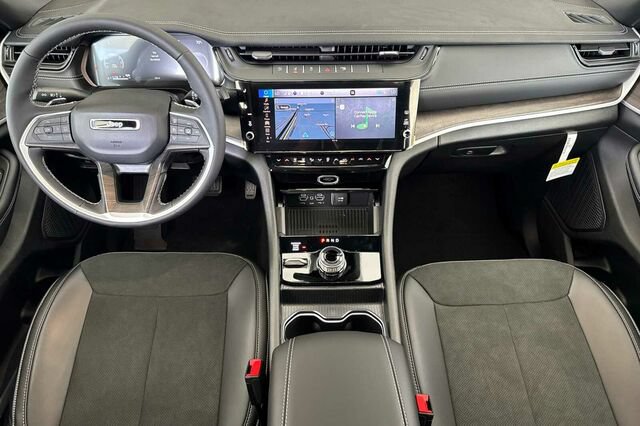 New 2026 Jeep Grand Cherokee L 4WD image 10