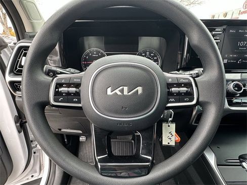 Used 2023 Kia Sorento LX image 11