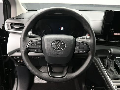 Certified 2025 Toyota Sienna LE w/ LE Plus Package image 16