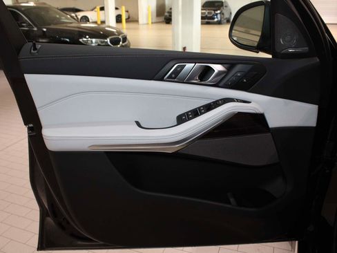 Used 2026 BMW X5 sDrive40i image 10