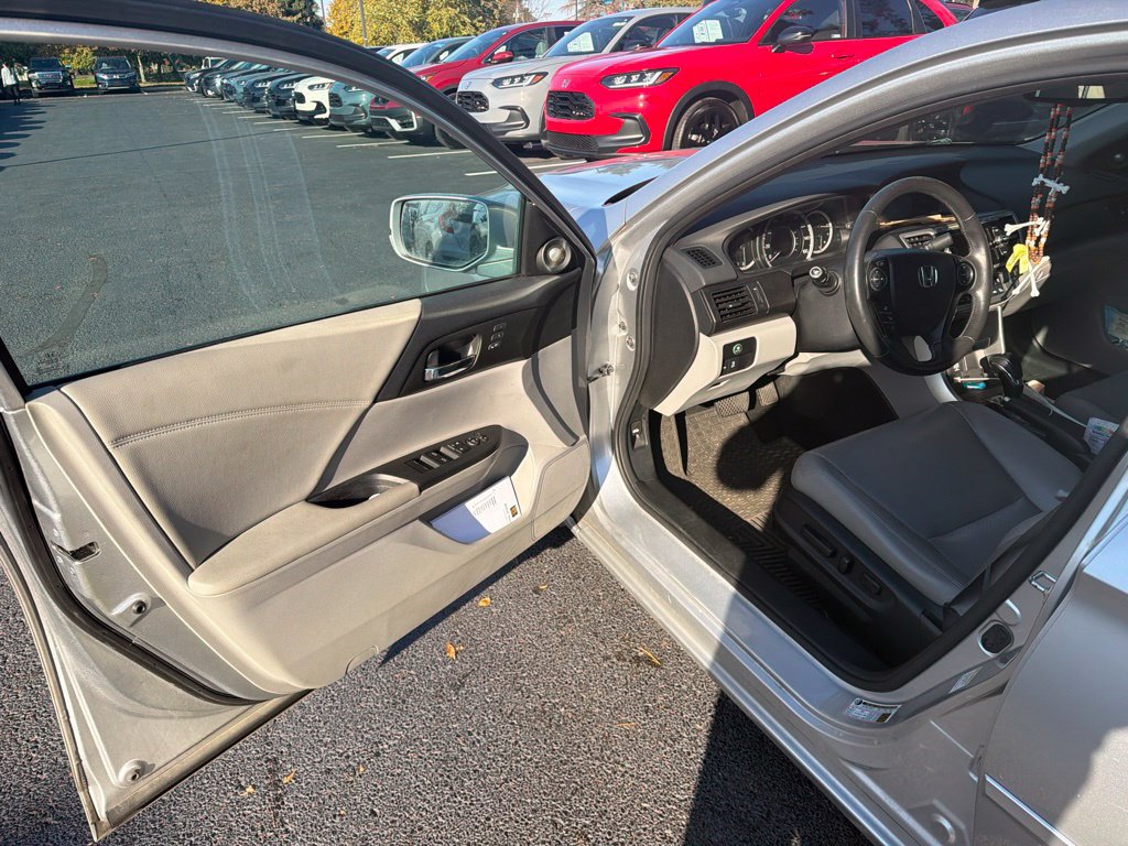Used 2015 Honda Accord EX-L image 12