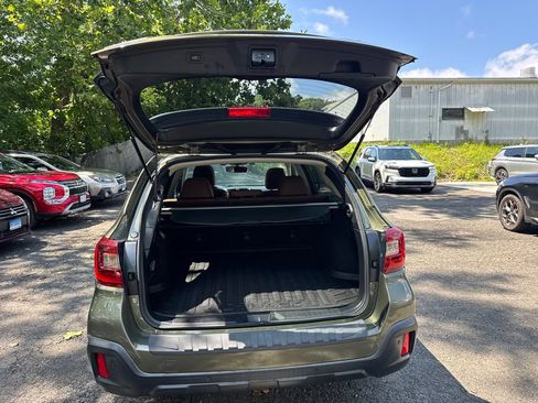 Used 2019 Subaru Outback 2.5i Touring AWD/4WD image 40