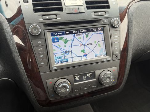 Used 2011 Cadillac DTS image 16