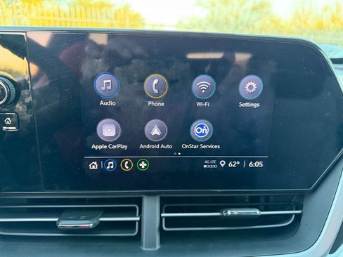 Used 2024 Chevrolet Trax LS w/ LS Convenience Package FWD image 9