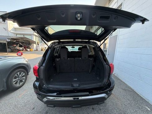 Used 2019 Nissan Pathfinder SV AWD/4WD image 27