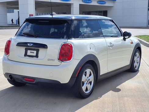 Used 2016 MINI Cooper 2-Door Hardtop image 7