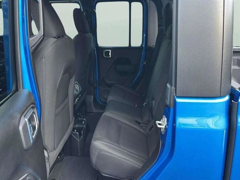 Used 2021 Jeep Gladiator Willys image 11