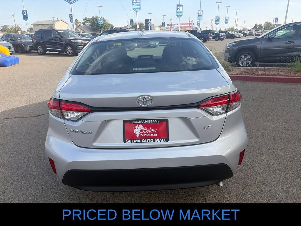 Used 2025 Toyota Corolla LE FWD image 3