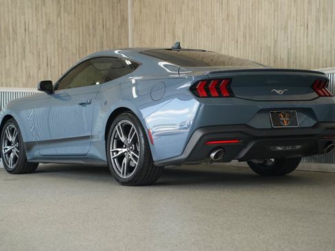 Used 2025 Ford Mustang Premium RWD image 7