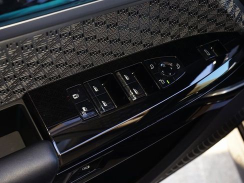 Used 2023 BMW 740i image 31