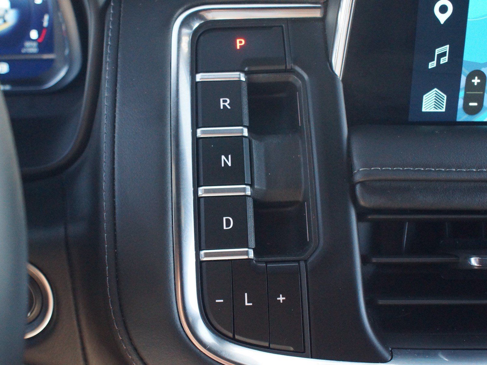 Used 2024 Chevrolet Tahoe LT w/ LT Signature Plus Package RWD image 13