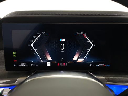 Used 2025 BMW 760i xDrive w/ Premium Package image 22