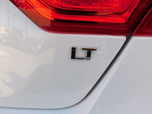 Used 2019 Chevrolet Impala LT FWD image 13