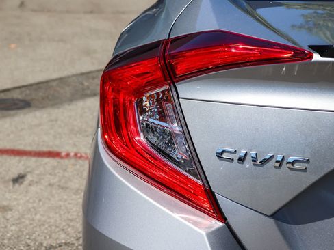 Used 2019 Honda Civic Sport image 7