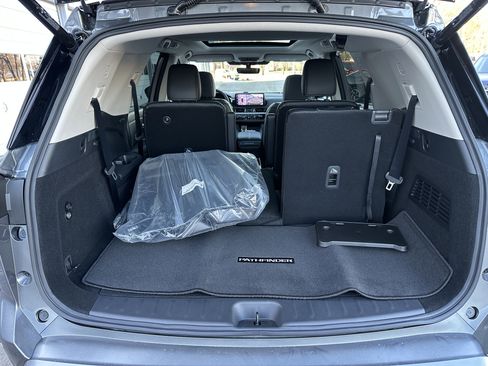 New 2026 Nissan Pathfinder SL image 36