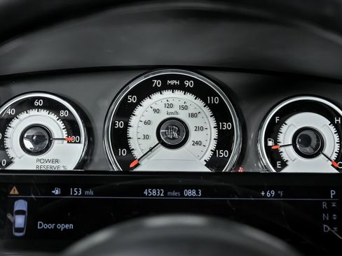 Used 2014 Rolls-Royce Wraith image 28