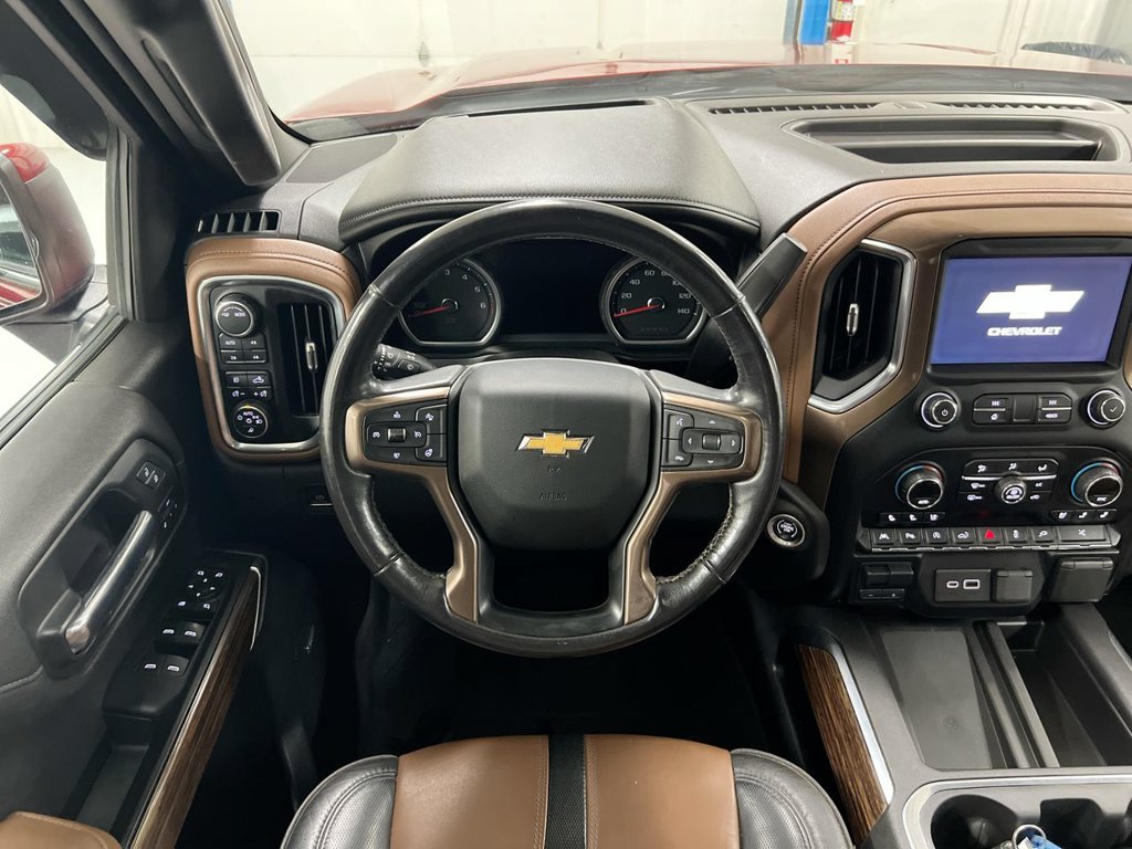 Used 2021 Chevrolet Silverado 1500 High Country w/ Technology Package AWD/4WD image 11