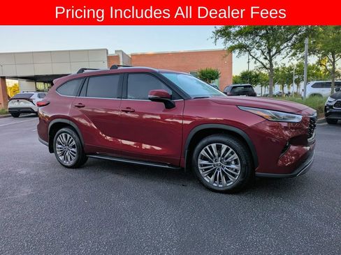 New 2026 Toyota Highlander Platinum AWD/4WD image 2