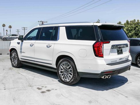 Used 2023 GMC Yukon XL Denali Ultimate AWD/4WD image 6