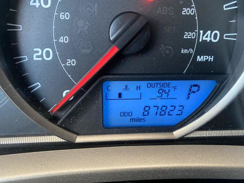 Used 2014 Toyota RAV4 LE FWD image 14