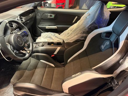 Used 2022 Ford Mustang Shelby GT500 w/ Carbon Fiber Track Pack RWD image 6