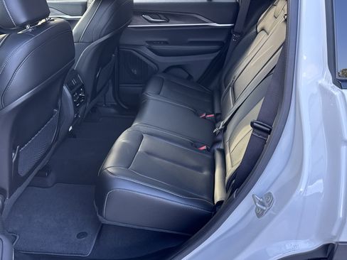 New 2025 Jeep Grand Cherokee Limited w/ Black Appearance Package image 27