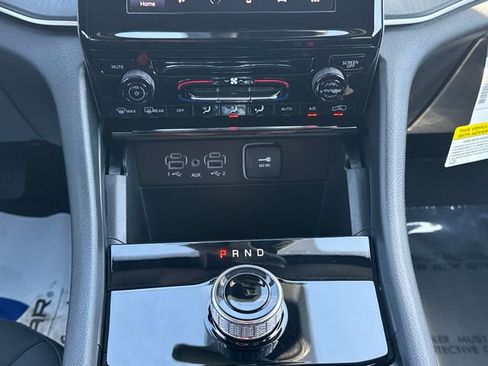 New 2025 Jeep Grand Cherokee Laredo X image 23