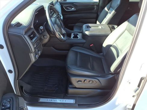 Used 2022 Chevrolet Suburban Z71 w/ Luxury Package image 12