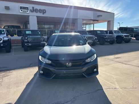 Used 2018 Honda Civic EX image 2