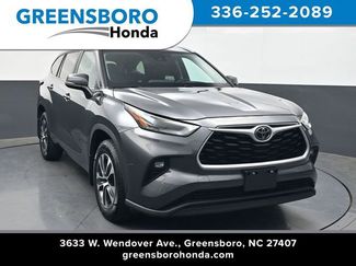 Used 2024 Toyota Highlander XLE video 1